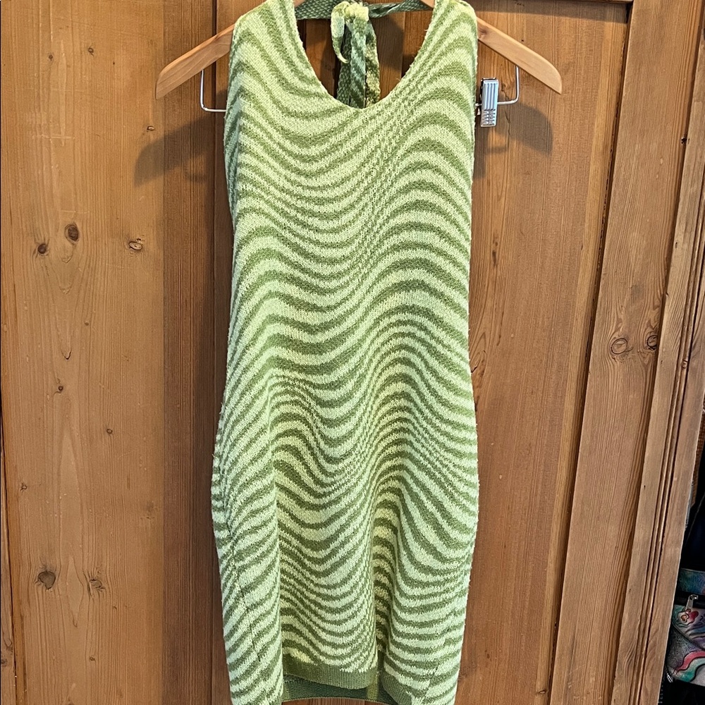 Green Wave Pattern Sleeveless Dress by H and M Divided size M